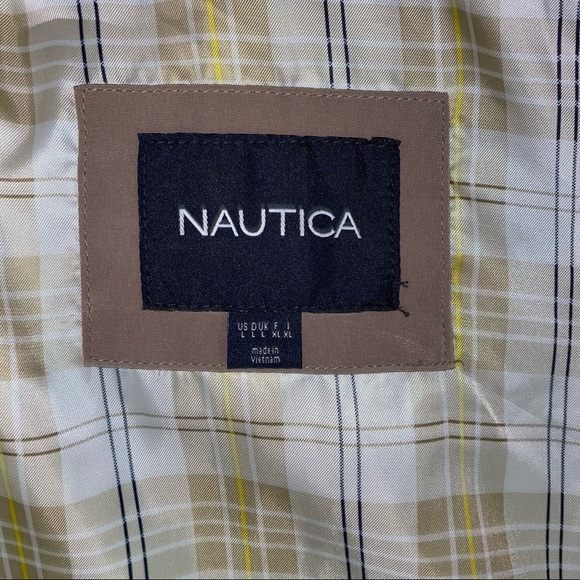 🌸Nautica Rain coat - Picture 3 of 4